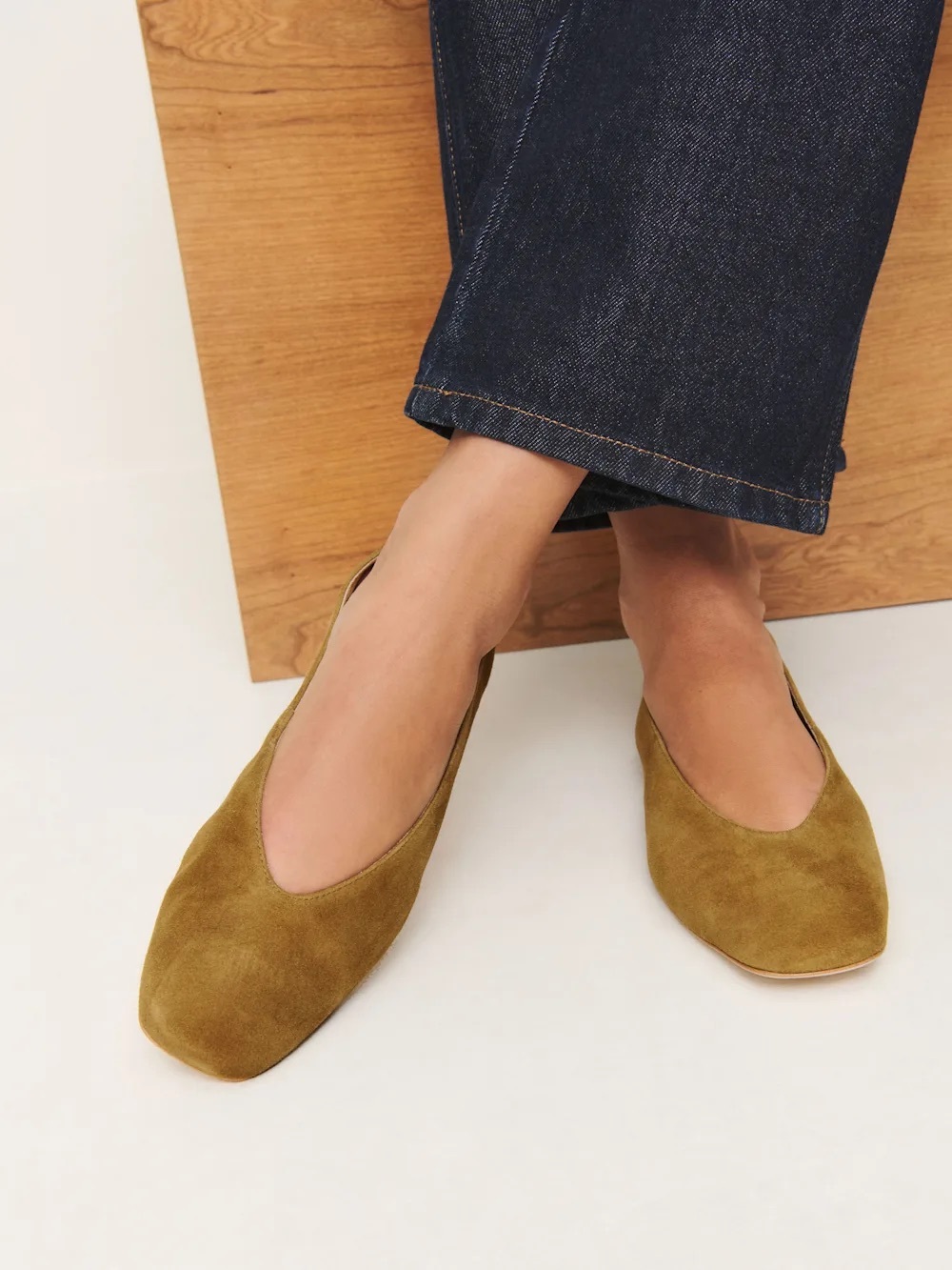 Reformation Prudence Ballet Flat In Bog Suede Size 6.5